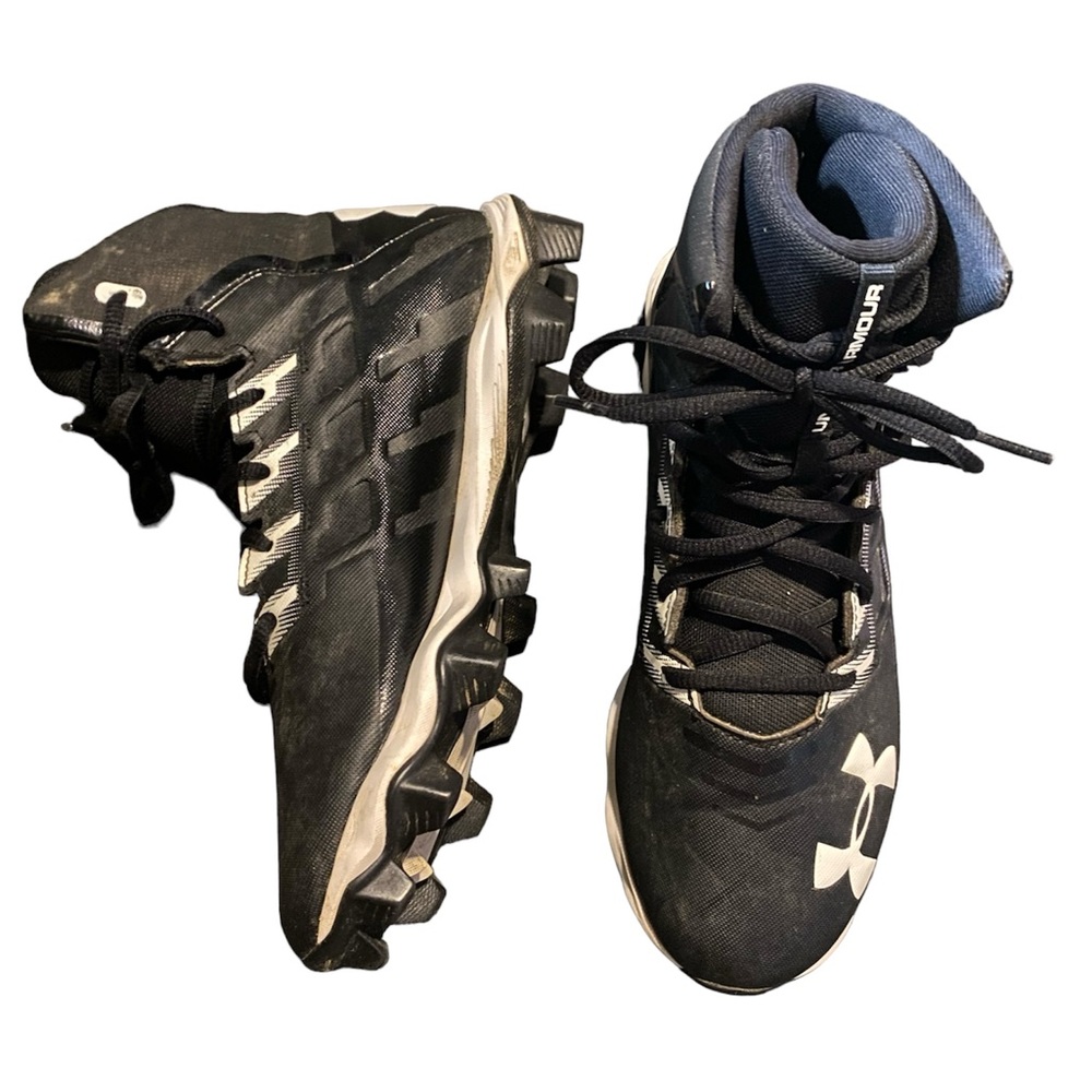 Under Armour Renegade RM Jr Football Cleats. Boy’s Size 6Y